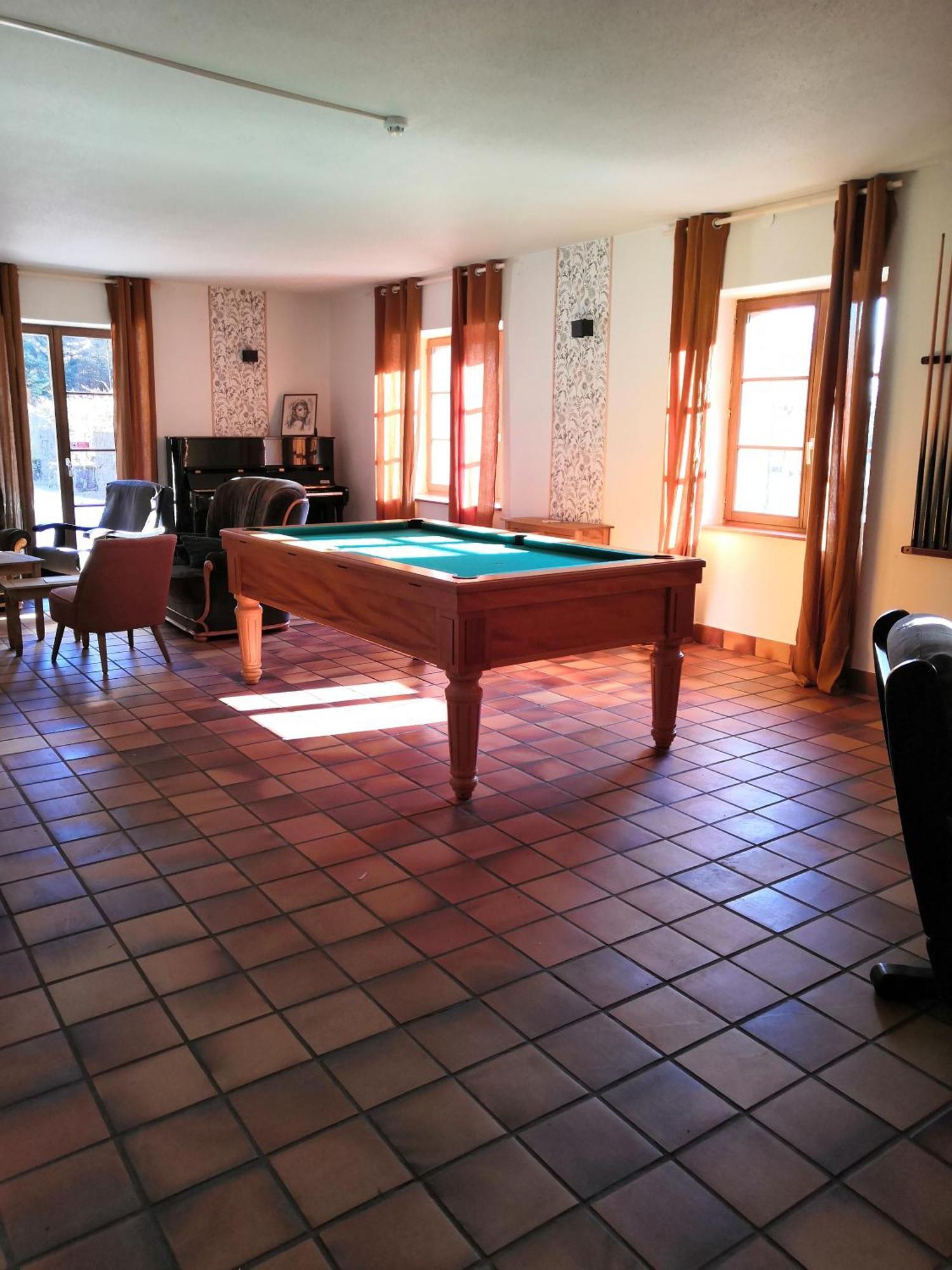 La Belle Charbonnière Hotel *